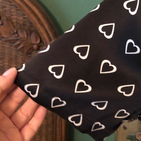 Neiman Marcus Black with White Hearts Short Sleeves T-Shirt Style Silk Blouse - Picture 6 of 8